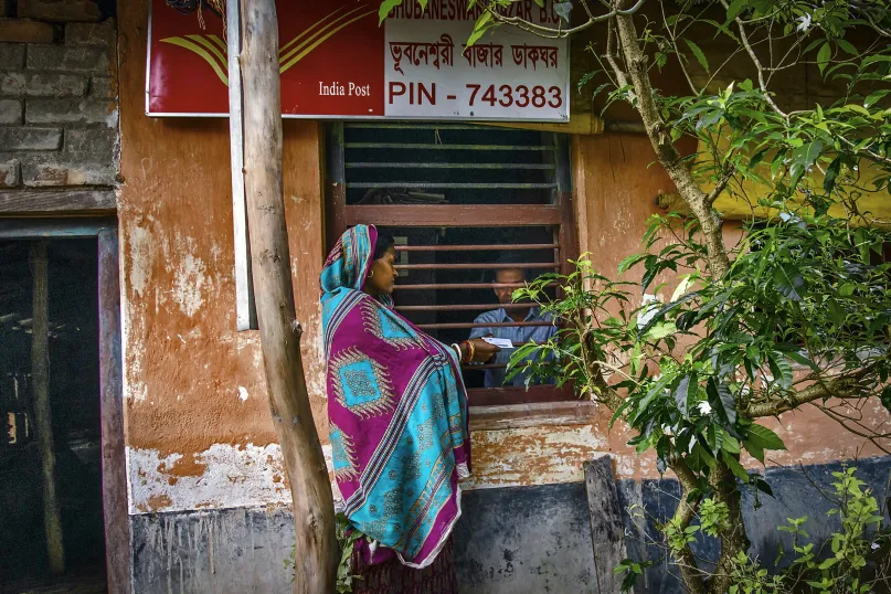 Post office banking, India. Photo by Subrata Adhikary, 2017 CGAP Photo Contest.