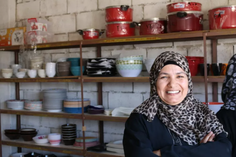 لاجئة سورية ومشروعها لبيع الأدوات المنزلية في لبنان. NEF 2017.